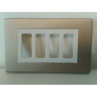 PLACCA 4 FORI BRONZO + PLASTICA - AVE P434 product photo Photo 01 3XL