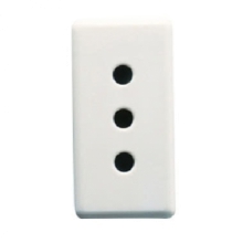 PRESA 2P+T 10A STABDARD ITALIANA CON SCHERMO DI SICUREZZA SY/WT - GEWISS GW20201 product photo