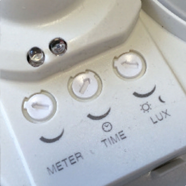 PLADI-E27 COLORE BIANCO CON RIVELATORE DI MOVIMENTO, RILEVAMENTO: ANGOLO 360°, DIAMETRO 18M AD ALTEZZA 2.5M, 230V - ORBIS PLADILEDE27 product photo Photo 04 3XL