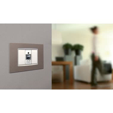 LAMPADA LED SEGNAPASSO NOTTURNA E DI EMERGENZA 1 MODULO CIVILE UNIVERSALE 20 LUMEN 2H - PERRY ELECTRIC 1LE001 product photo Photo 03 3XL