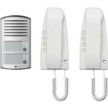 KIT AUDIO BIFAMILIARE CON POSTO ESTERNO LINEA 2000 E POSTI INTERNI PIVOT - BTICINO 363221 product photo